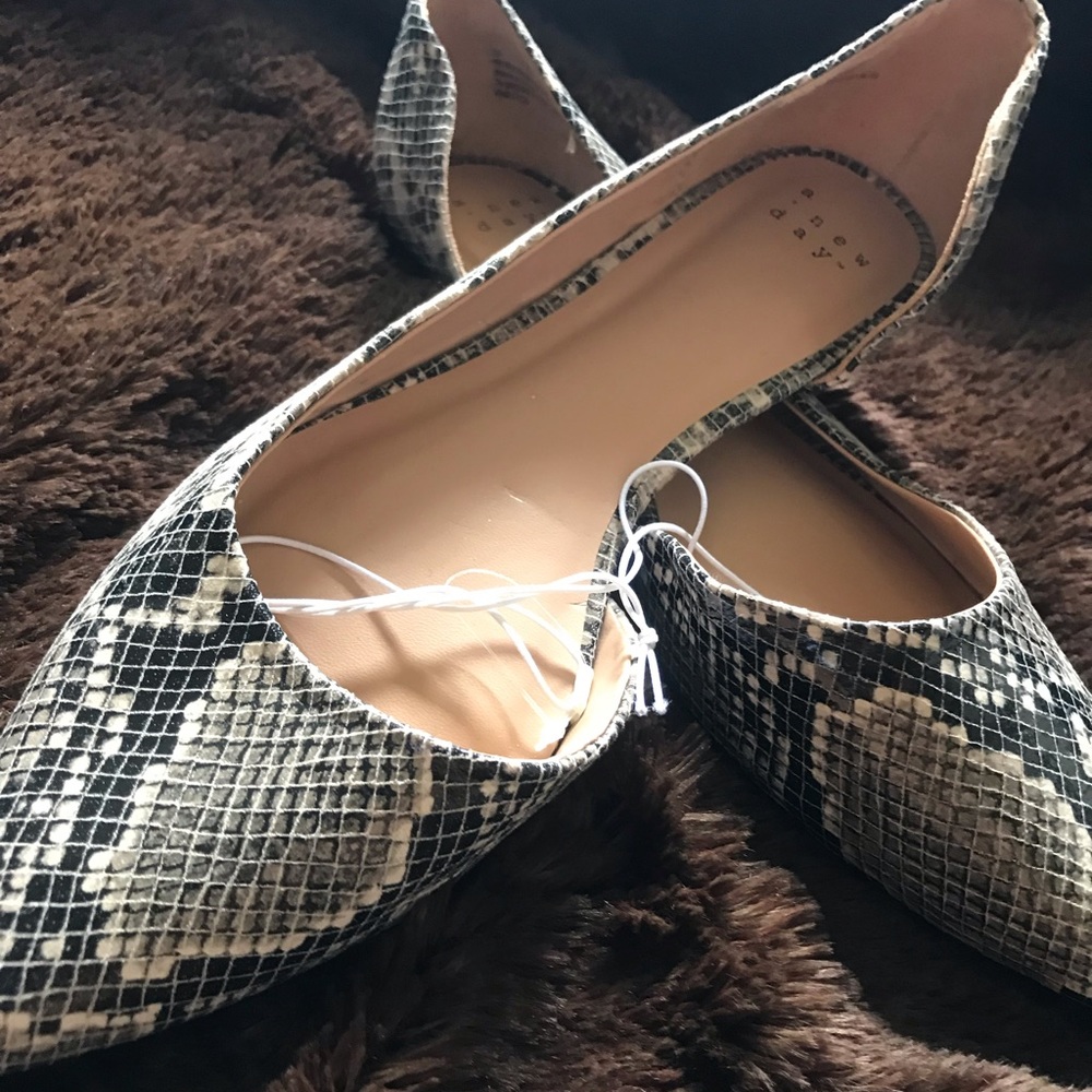 Pointed ballet flat in Began snakeskin- Size 9.5